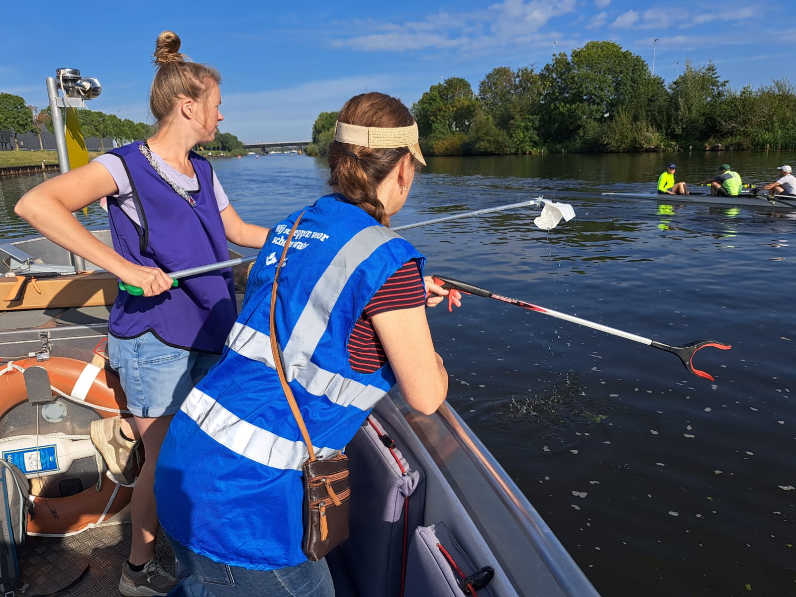 Het Is Niet Normaal Hoeveel Afval Je Vindt In En Om Het Water